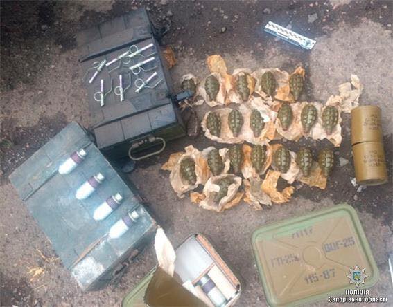 В Запорожской области преступная группа торговала оружием из зоны АТО,