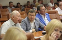 «Выживший»: Коммунальными рынками Запорожья до сих пор руководит человек Анисимова (Видео)