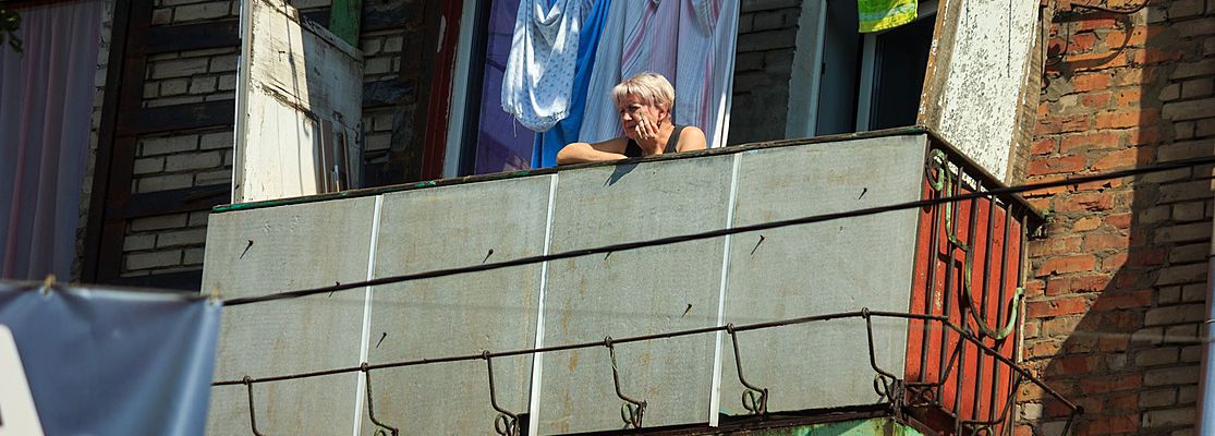 Язвы на теле города: почему Запорожье проигрывает войну с "царь-балконами"