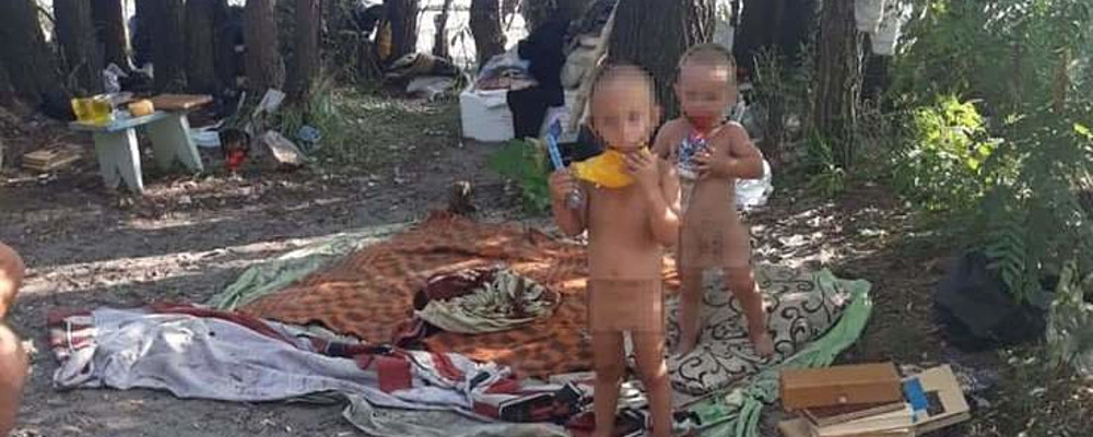Пляжные Маугли: родители бросили своих детей на бездомных и пропали (Видео)