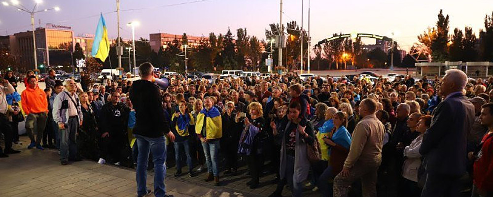 Сотни запорожцев вышли на майдан Героев на акцию против "формулы Штайнмаера" (ФОТО)