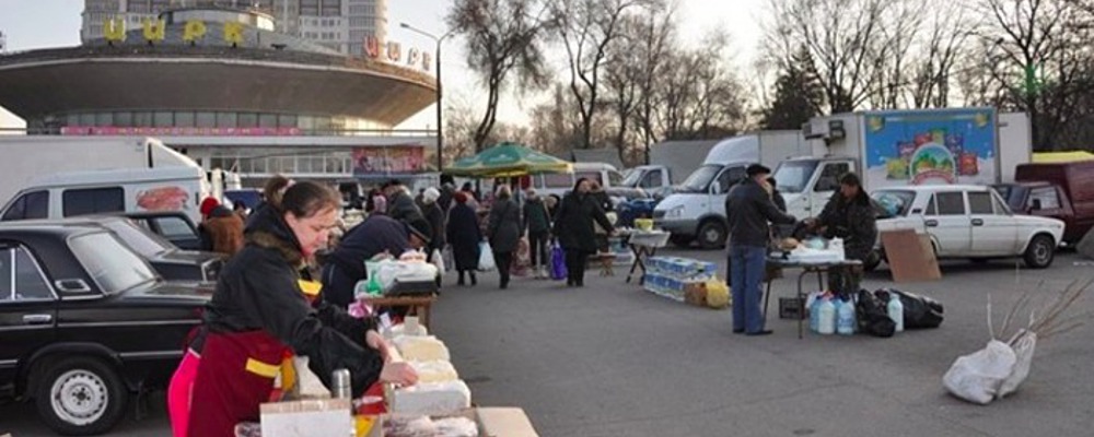 Надобность отпала: возле цирка в центре Запорожья сворачивают ярмарку