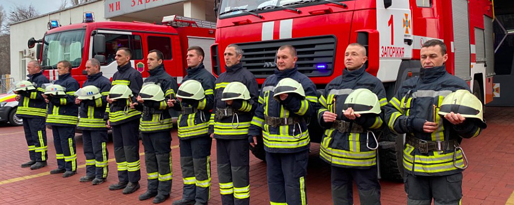 Запорожские спасатели почтили память погибших в Одессе