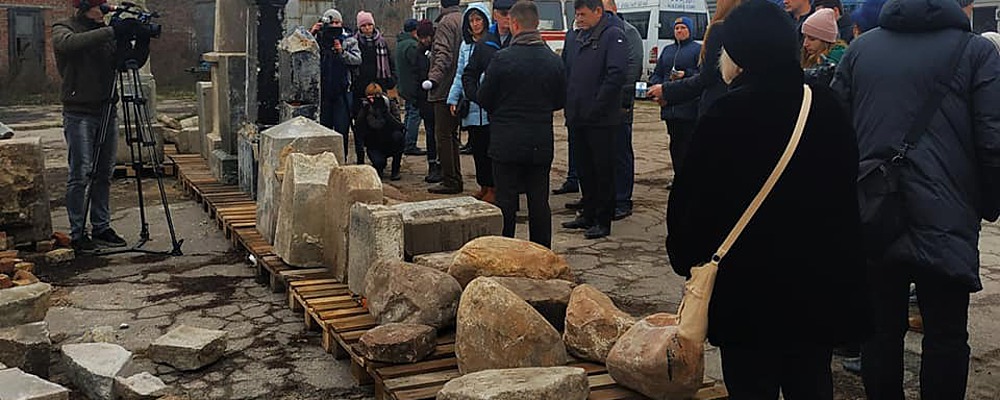 В Запорожье создадут мемориал из найденных замурованных надгробий – почему это важно
