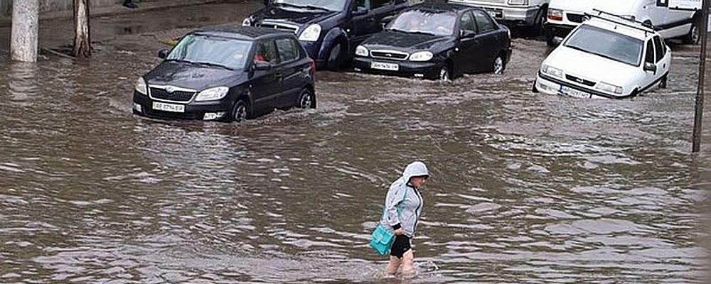 В Бердянске выпала норма осадков за 4 месяца: город затоплен и частично обесточен