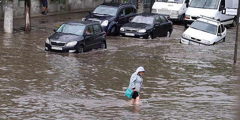 В Бердянске выпала норма осадков за 4 месяца: город затоплен и частично обесточен
