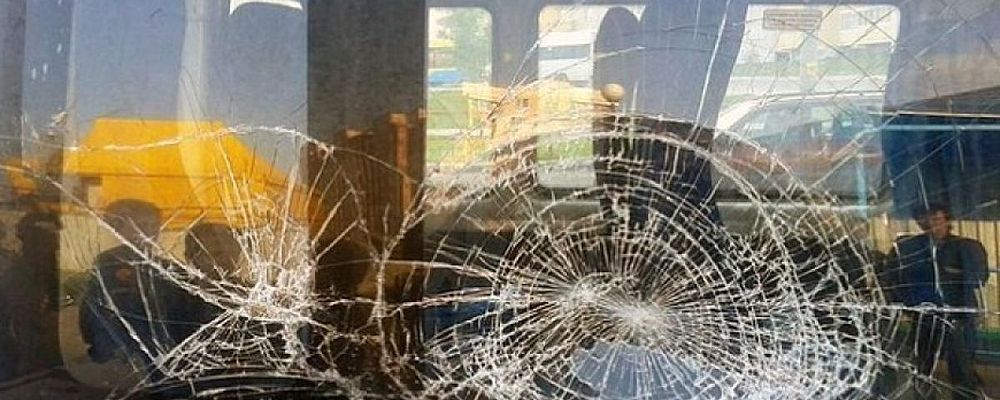 В Бердянске дважды за день обстреляли автобус с пассажирами 