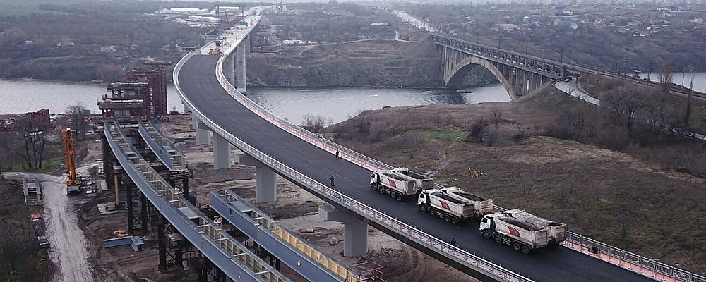 Ждали этого 15 лет: по новому запорожскому мосту откроют движение