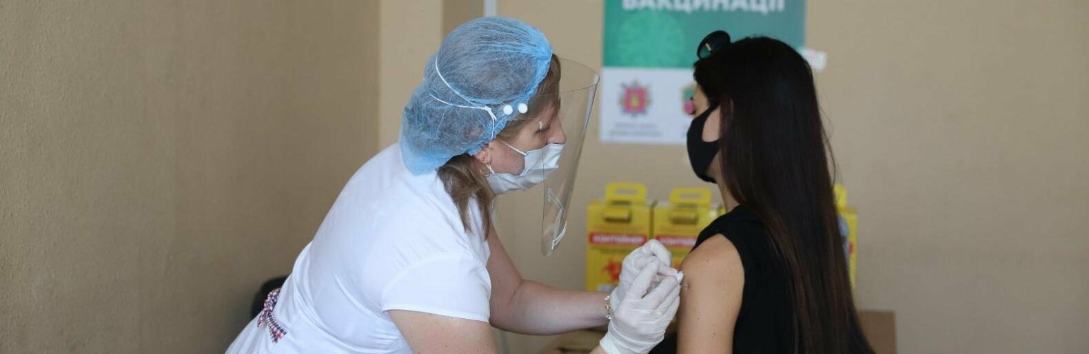 В Запорожье заработал центр вакцинации: сколько горожан сделали прививки