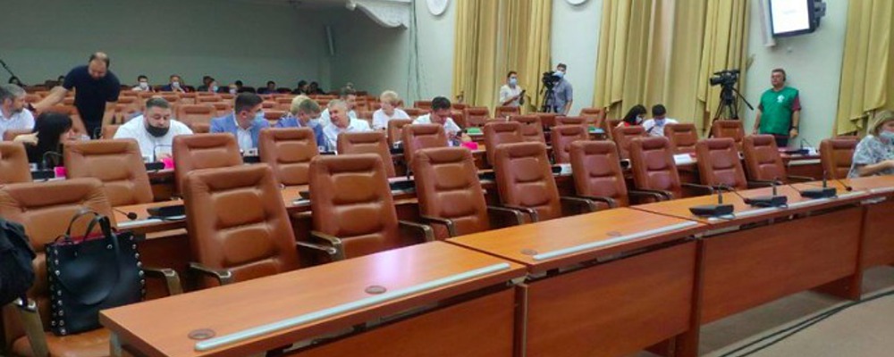 Сессия горсовета не состоялась: депутаты объявили мэру бойкот