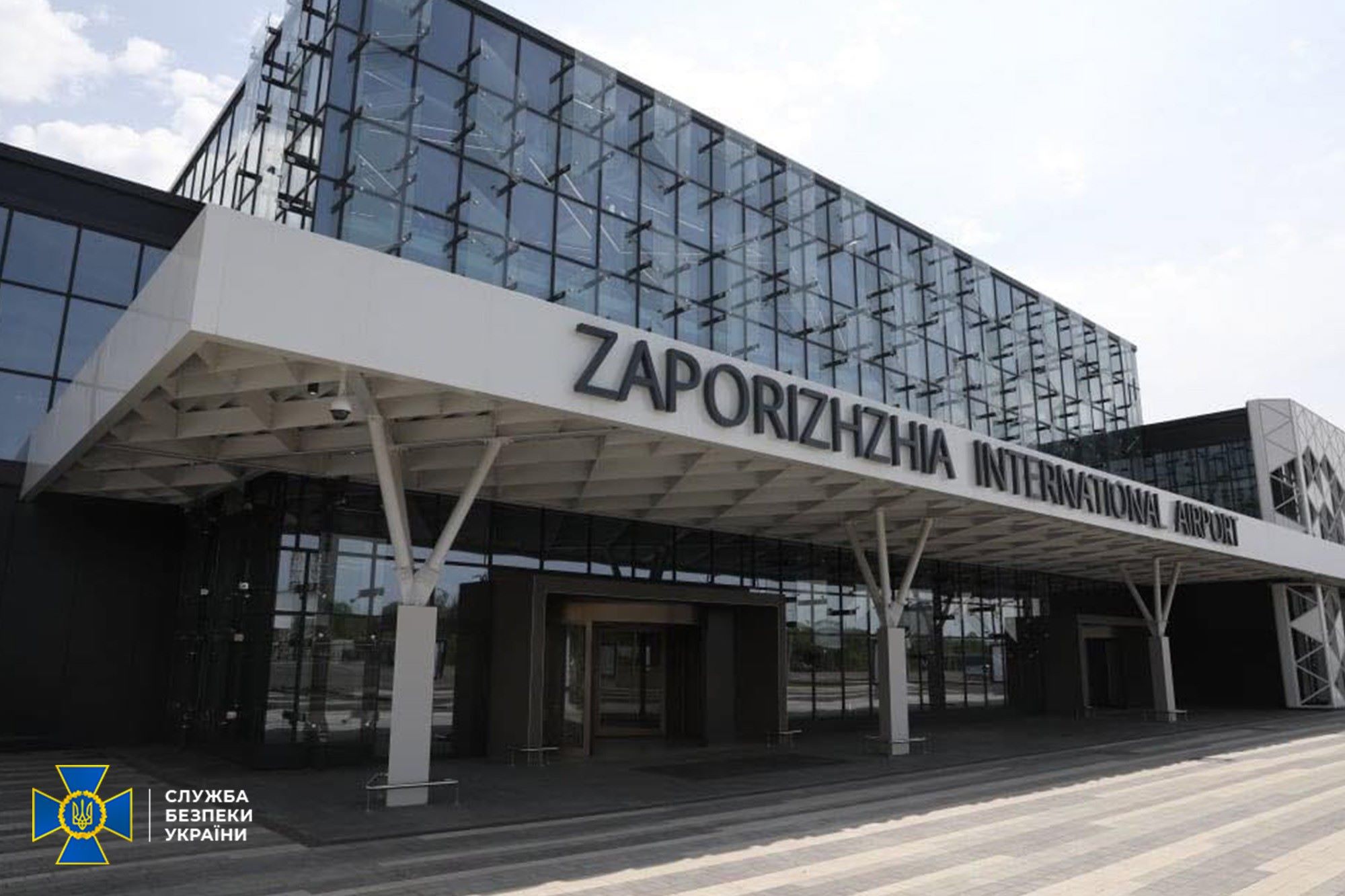 Руководство запорожского аэропорта закрыло глаза на некачественный ремонт взлетки