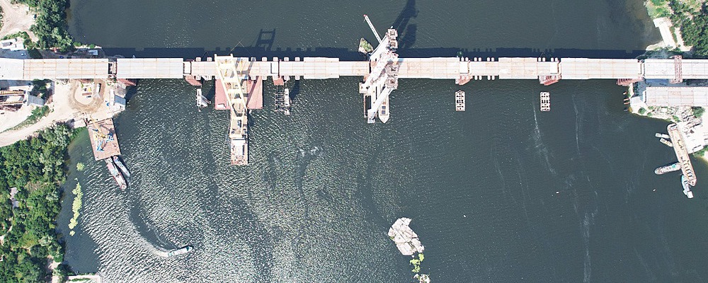 Фото дня: новый запорожский мост соединил два берега