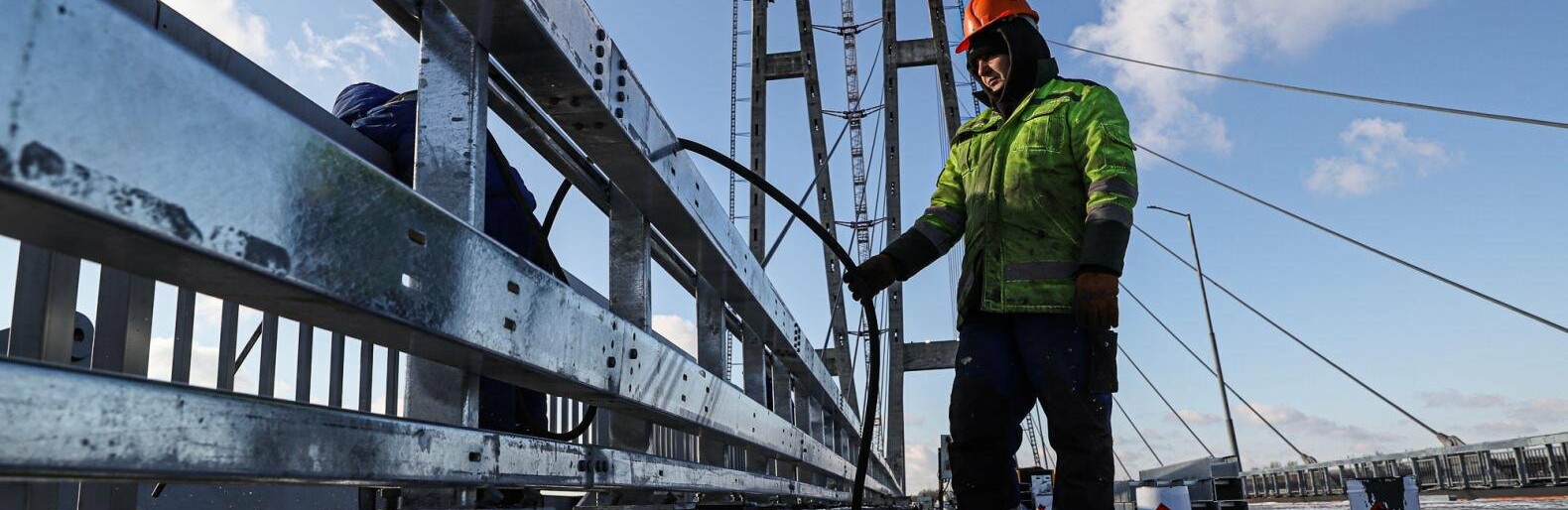Новый вантовый мост в Запорожье не откроют к концу года, как обещали