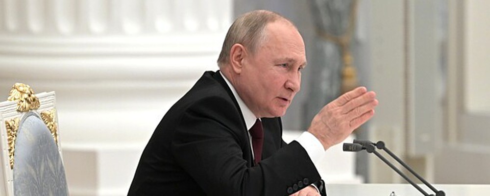 Путин признал "ДНР" и "ЛНР" независимыми и направил войска