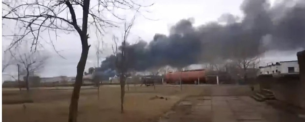 В Бердянську виникла велика пожежа у шпиталі окупантів
