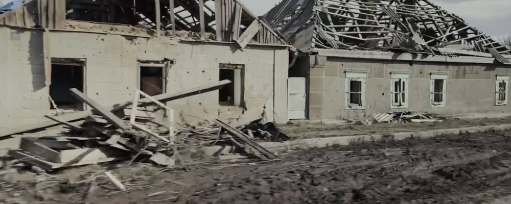 Через постійні обстріли Оріхів зруйновано майже на  95%  (Відео)