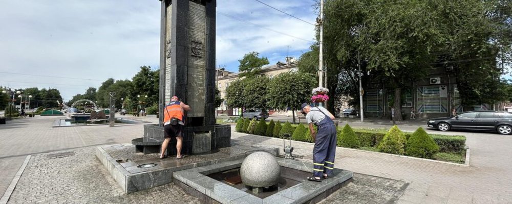 Комунальники вимушені вручну переналаштовувати "Годинник закоханих" майже кожного дня